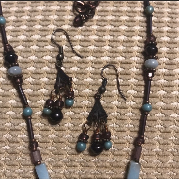 EUC 2 Womens Necklace and Earrings sets - Picture 4 of 10
